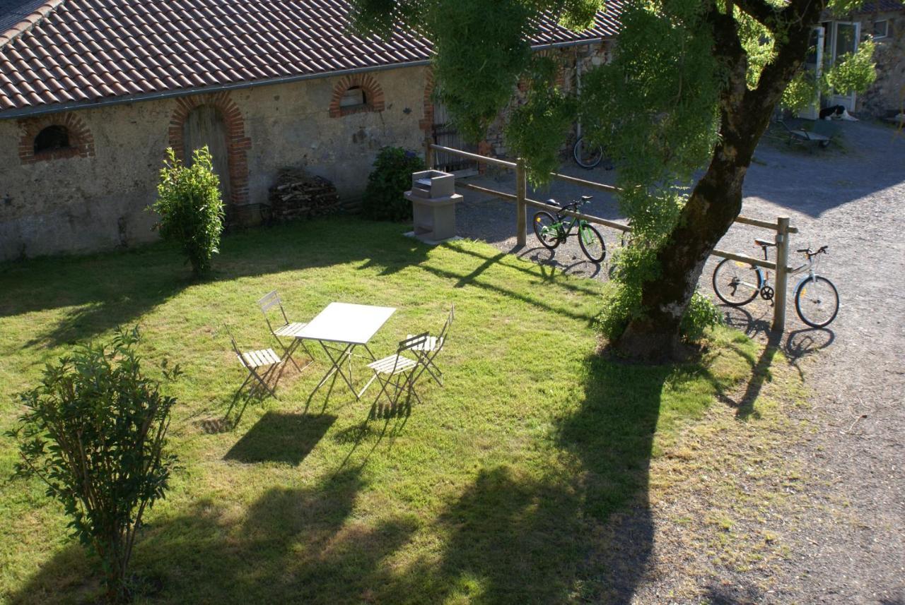 Le Logis Des Chons à La Campagne à Saint Hilaire Du Bois - Lys Layon Hébergement de vacances *